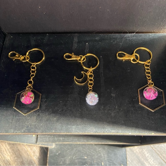 Handcrafted Keychain - Light Green Stone - Picture 10 of 10